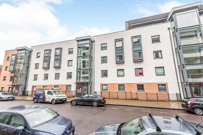 2 Bedroom Flat To Rent In Deanery Road, Bristol, BS1