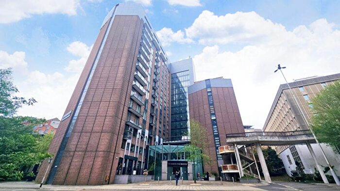 2 Bedroom Apartment To Rent In Number One Bristol, Lewins Mead, BS1