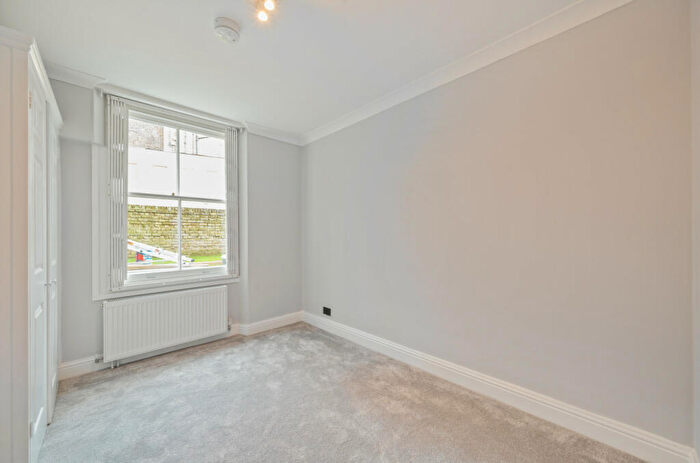 2 Bedroom Apartment For Sale In Winchester Road, London, NW3