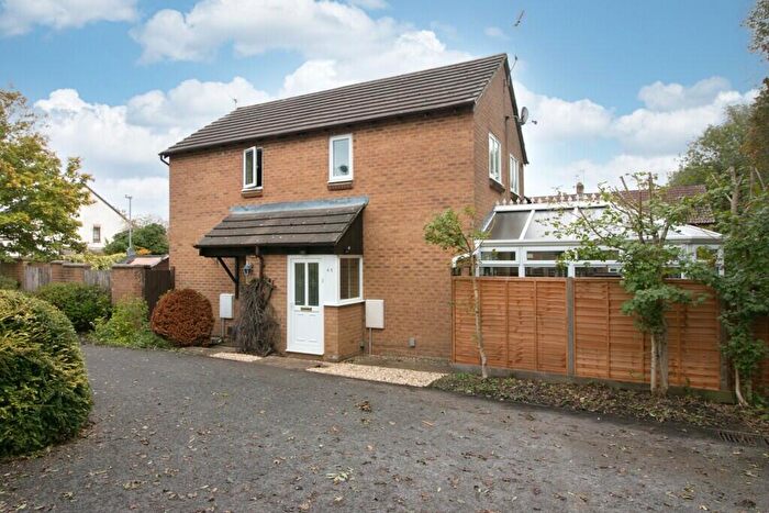 1 Bedroom End Of Terrace House For Sale In Warwick Close, Chippenham, SN14