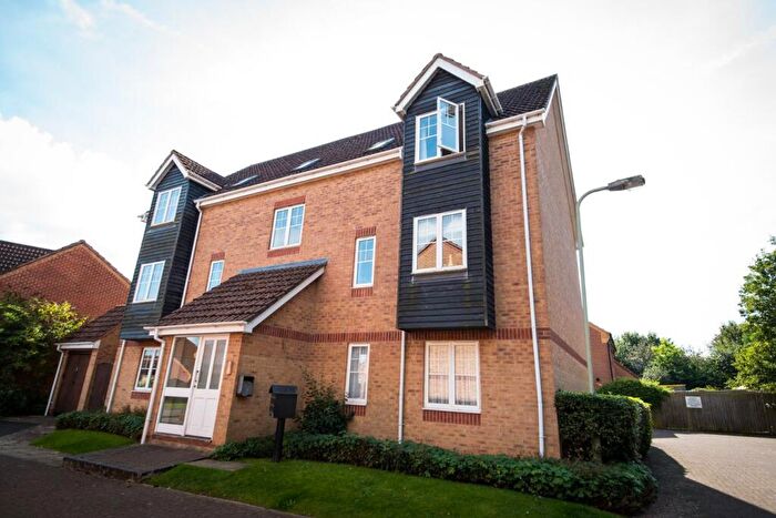 2 Bedroom Apartment To Rent In Horseshoe End, Newbury, RG14