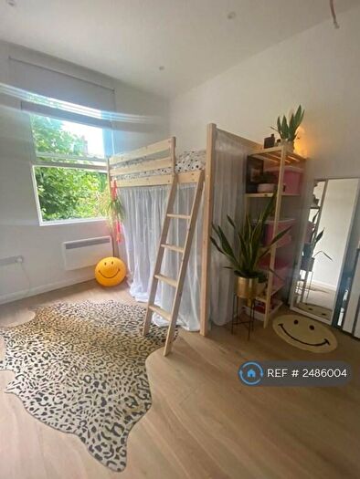 Studio To Rent In Goulton Road, London, E5