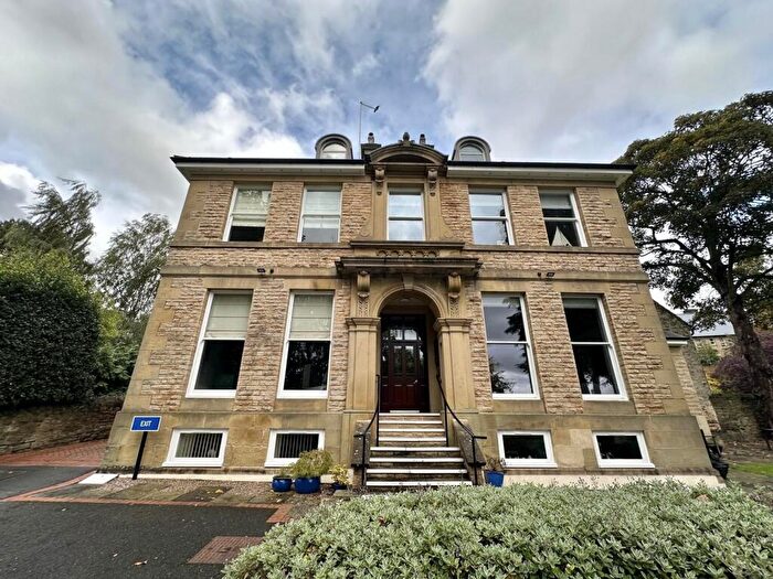 3 Bedroom Apartment To Rent In Ranmoor Park Road, S10