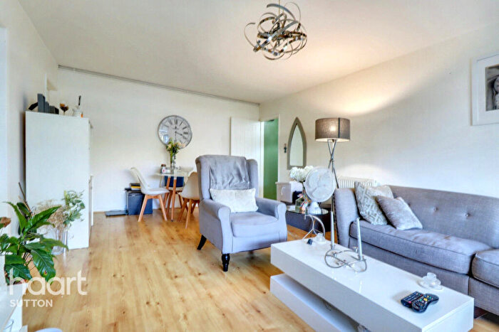 2 Bedroom Flat For Sale In Thicket Road, Sutton, SM1