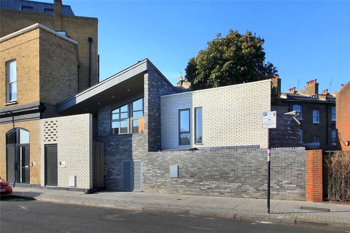 3 Bedroom Detached House To Rent In St Philip Street, Battersea, London, SW8