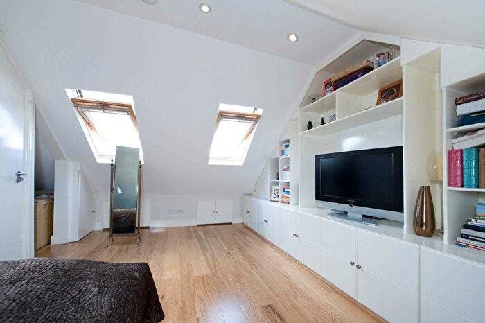 2 Bedroom Flat To Rent In Beckway Road, London, SW16