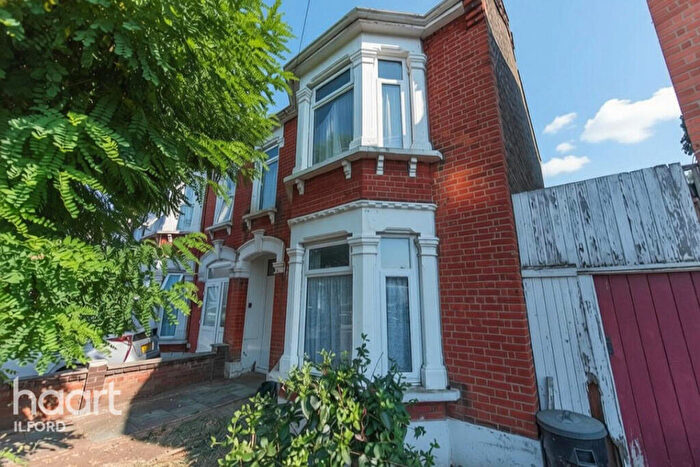 3 Bedroom End Of Terrace House For Sale In Windsor Road, Ilford, IG1