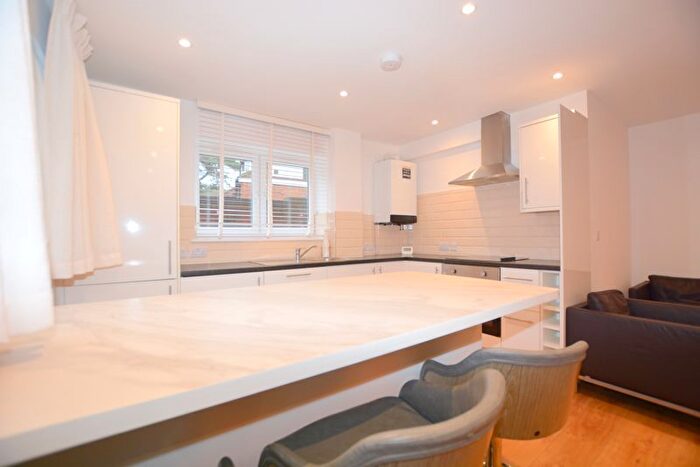 1 Bedroom Flat For Sale In Leeway Close, Hatch End, Pinner, HA5