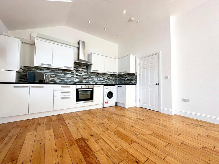 2 Bedroom Flat To Rent In Albert Road, Orpington, BR5