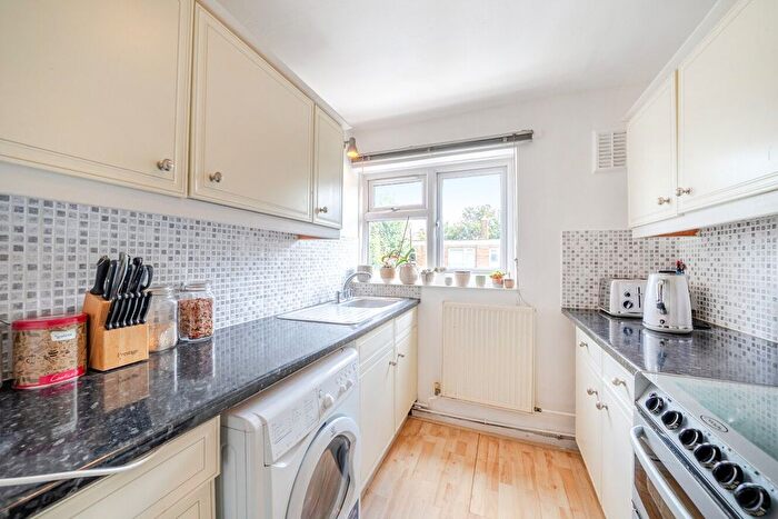 1 Bedroom Flat For Sale In Atney Road, London, SW15