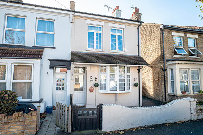 3 Bedroom Semi Detached House For Sale In St Anns Road, Southend-on-sea, SS2
