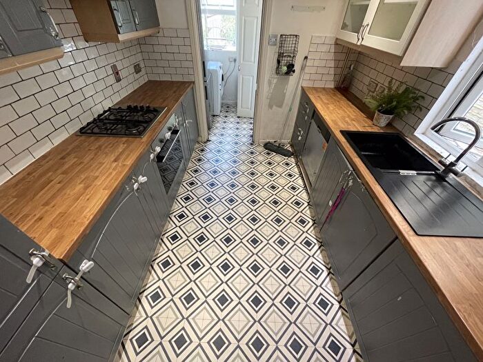 3 Bedroom Terraced House To Rent In Victoria Road, Uxbridge, UB8