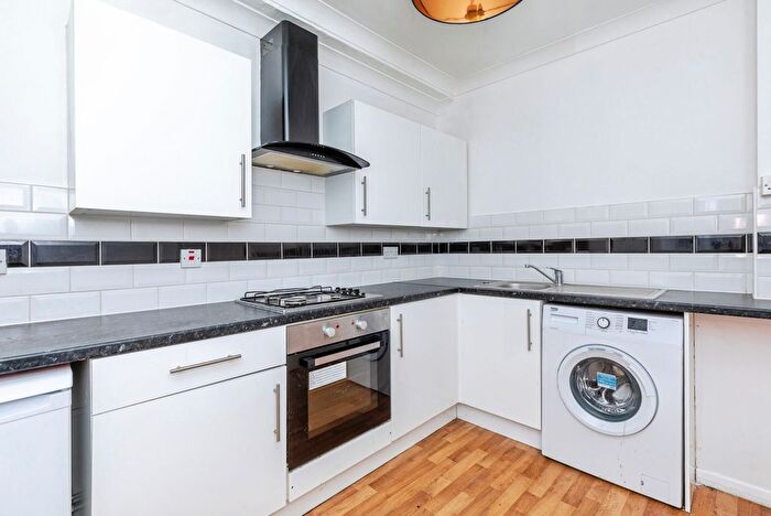 1 Bedroom Flat For Sale In Mara Court, White Road, Chatham, Kent, ME4