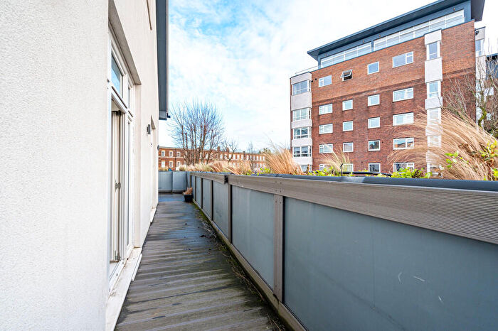 2 Bedroom Apartment To Rent In Brampton Grove, Hendon, London, NW4