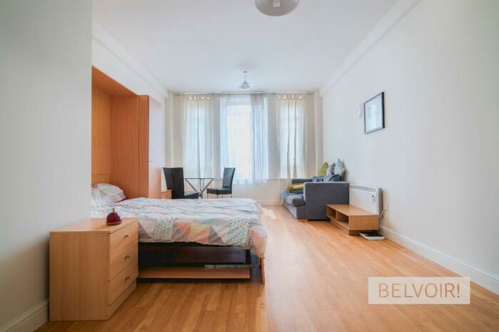 Flat To Rent In Essex House, - Temple Street, Birmingham, B2