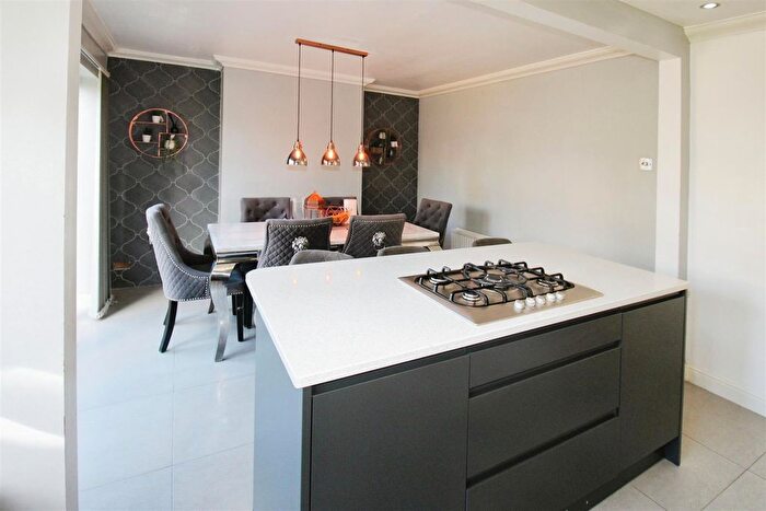 4 Bedroom Semi-Detached House To Rent In Lytham Drive, Queensbury, BD13