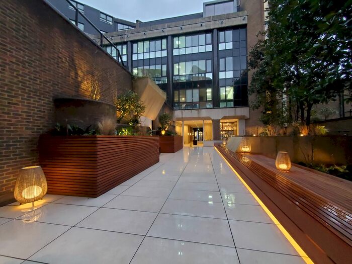 2 Bedroom Flat To Rent In Monarch House, Kensigton Hight St, London, W8