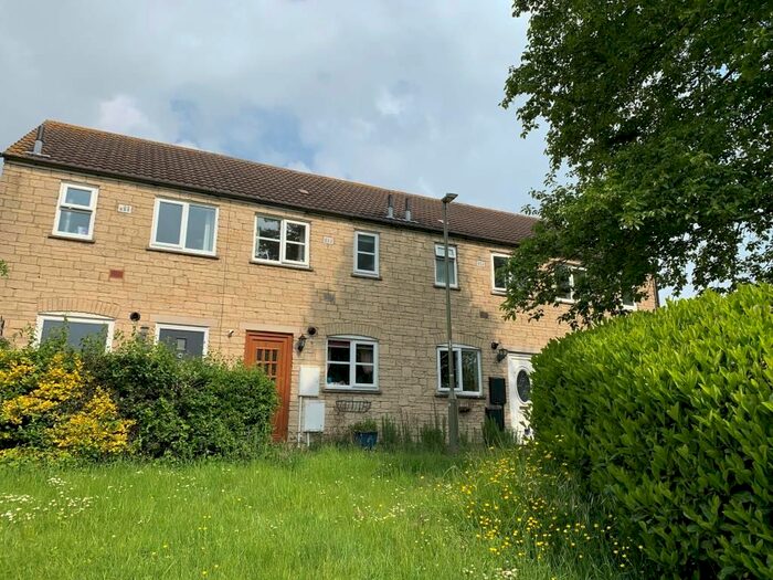 2 Bedroom Terraced House To Rent In Avocet Way, Bicester, OX26