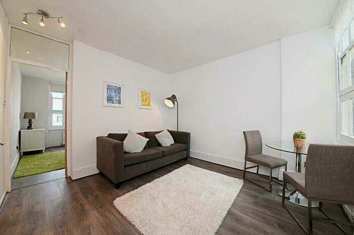 1 Bedroom Flat To Rent In Cavendish Mansions, Clerkenwell Road, London, EC1R