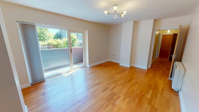2 Bedroom Flat To Rent In London Road, London, SW16