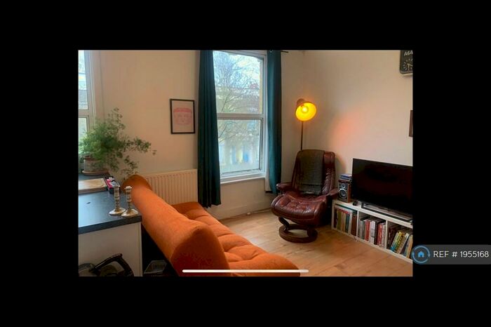 1 Bedroom Flat To Rent In Narford Road, London, E5