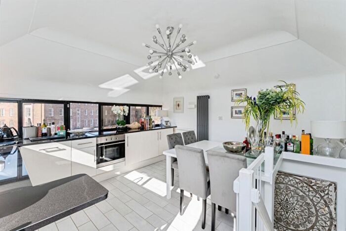 2 Bedroom Apartment For Sale In The Shipgate, Chester, CH1