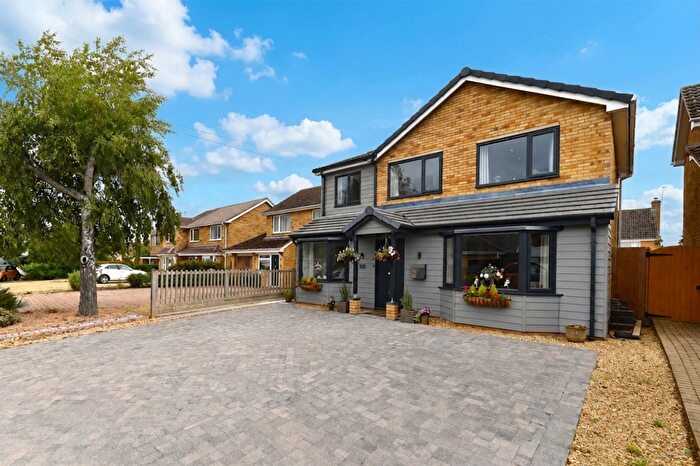 4 Bedroom Detached House For Sale In Bramley Avenue, Needingworth, PE27