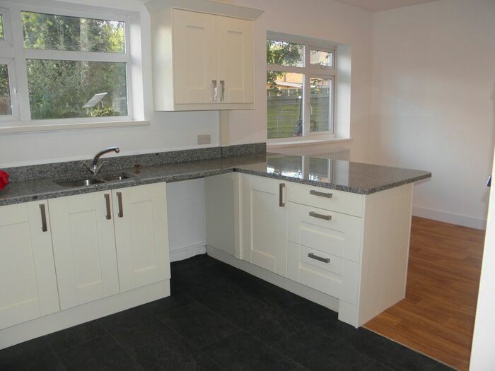 3 Bedroom Semi-Detached House To Rent In Mottingham Road, Mottingham, London, SE9