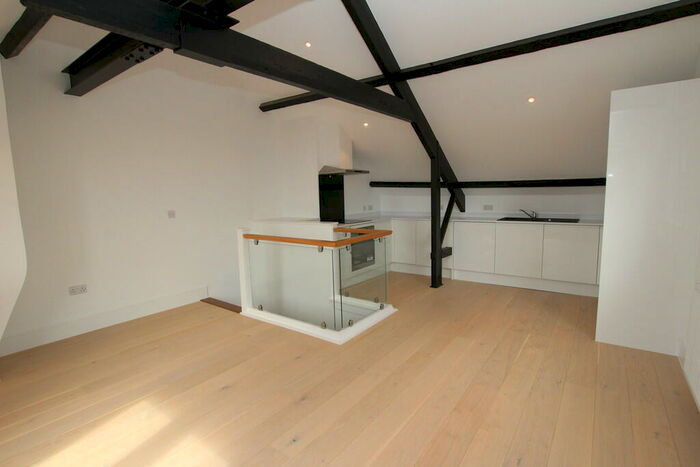 2 Bedroom Apartment To Rent In Derby Road, NG7