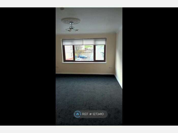 2 Bedroom Flat To Rent In Kilcreggan View, Greenock PA15
