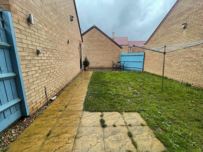 4 Bedroom Detached House For Sale In Arnold Rise, Biggleswade, SG18