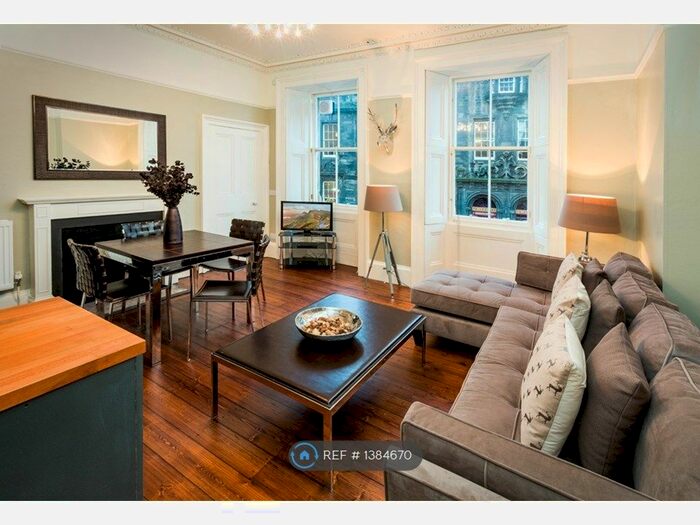 2 Bedroom Flat To Rent In Johnston Terrace, Edinburgh, EH1