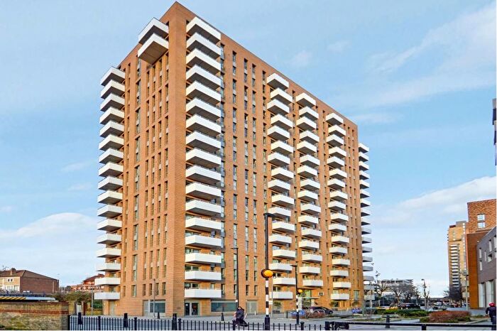 2 Bedroom Flat To Rent In Hannaford Walk, London, E3