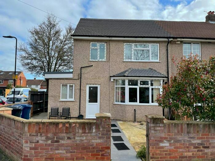 3 Bedroom Maisonette To Rent In Rushdene Crescent, Northolt, UB5