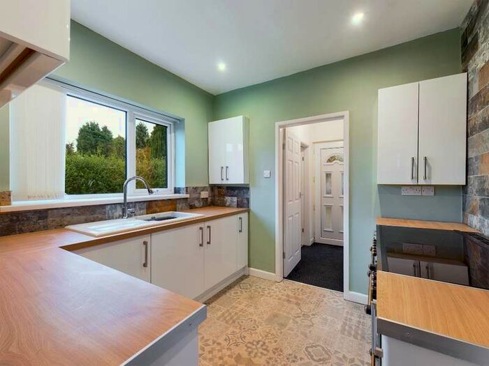 2 Bedroom Bungalow To Rent In Werrington Road, Bucknall, Stoke-on-trent, ST2