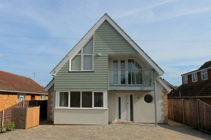 4 Bedroom Detached House To Rent In St Marys Grove, Seasalter, Whitstable, CT5