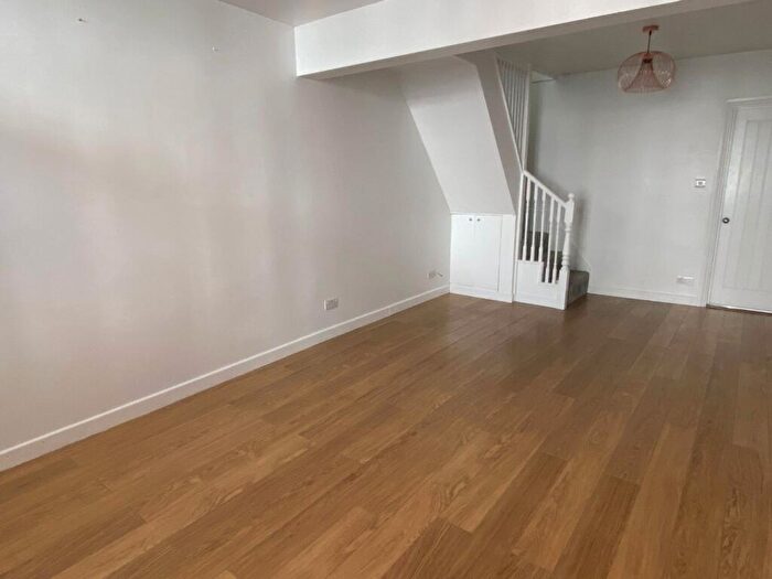 2 Bedroom End Of Terrace House To Rent In Station Road, Meopham, Gravesend, Kent, DA13