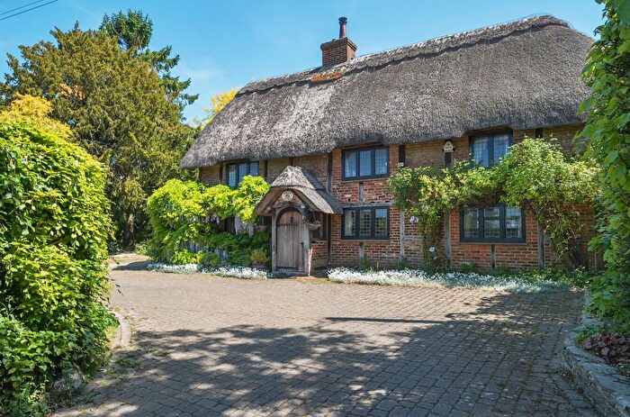 4 Bedroom Detached House For Sale In Blaegrove Lane, Up Nately, Hook, Hampshire, RG27
