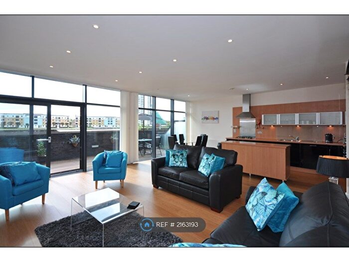 2 Bedroom Flat To Rent In Lancefield Quay, Glasgow, G3