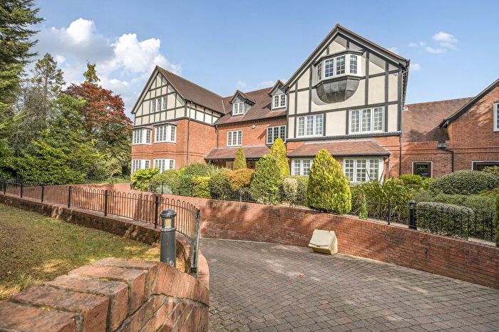 2 Bedroom Flat For Sale In Warwick Road, Solihull, West Midlands, B91