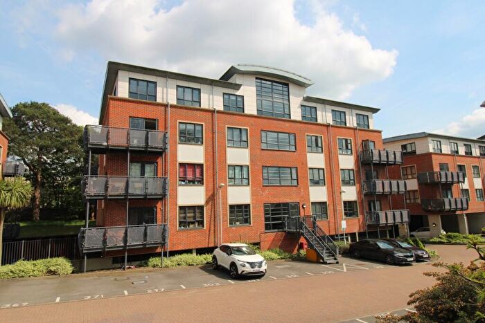 2 Bedroom Flat To Rent In Beverley House, Kestrel Road, Farnborough, Hants, GU14