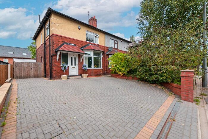 3 Bedroom Semi Detached House For Sale In Church Road, Tyldesley, Manchester, M29
