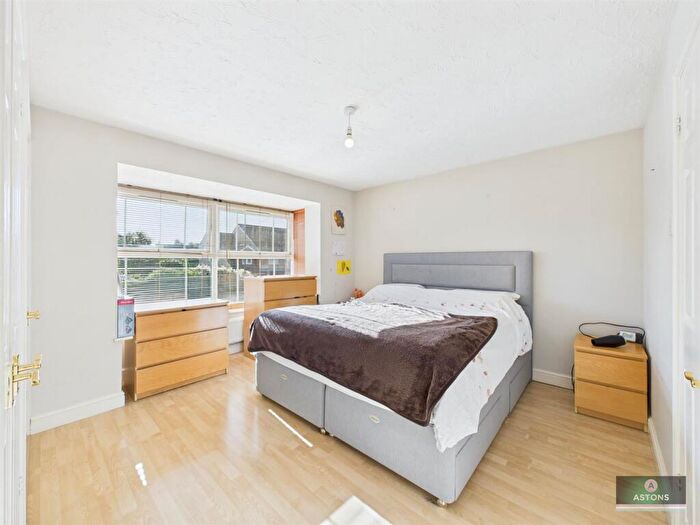 5 Bedroom Detached House For Sale In Campbell Road, Maidenbower, RH10