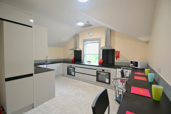 8 Bedroom Flat To Rent In Mount Hooton Road, Arboretum, Nottingham, NG7