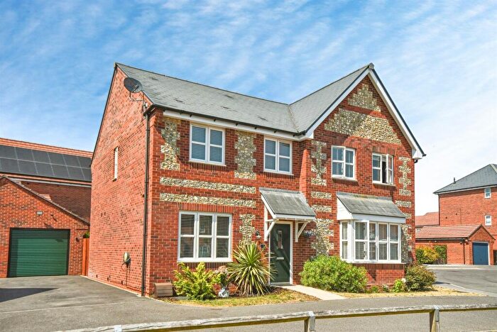 3 Bedroom Semi-Detached House For Sale In Brockway Close, Amesbury, Salisbury, SP4