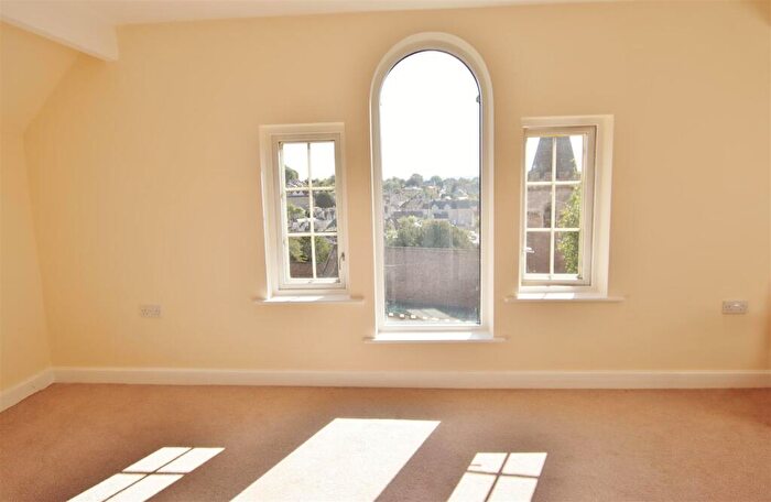 2 Bedroom Apartment For Sale In The Ropewalk, Bradford-On-Avon, BA15