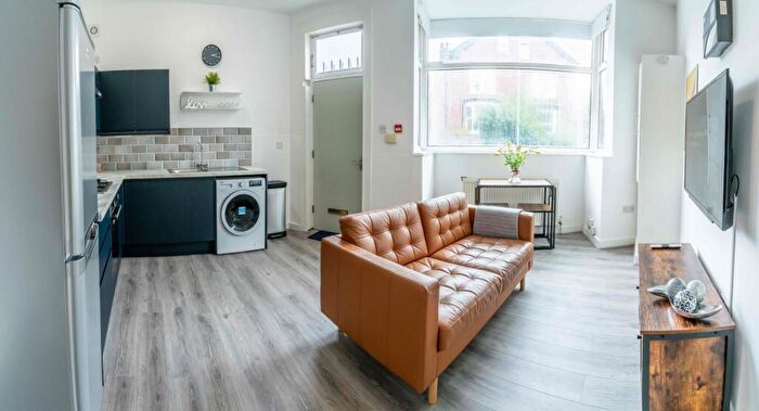 2 Bedroom House To Rent In Royal Park Avenue, Leeds, LS6