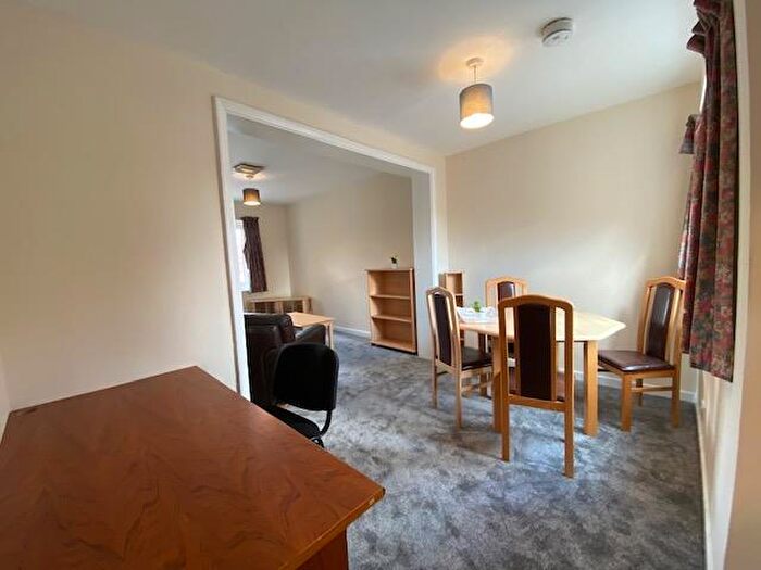 3 Bedroom Flat To Rent In B Milton Road, Cambridge, CB4