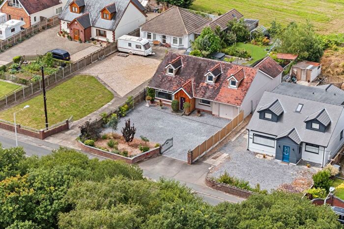 4 Bedroom Detached House For Sale In Yr Ynys, Llanmorlais, Swansea, SA4