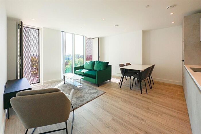 1 Bedroom Apartment To Rent In The Blade, M15